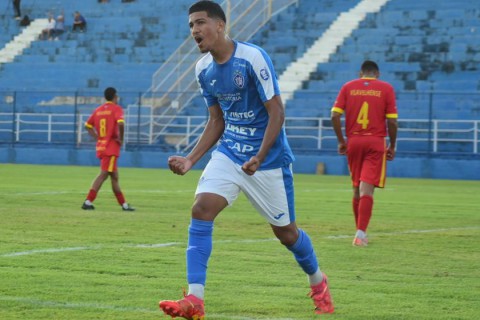 Vitória lidera grupo B da Copa ES jogando em Colatina.