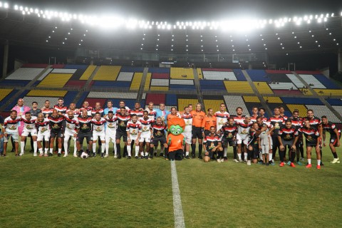 Jogo das Estrelas do Futebol Capixaba arrecada mais de duas toneladas de alimentos