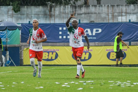 Pedro Zanette brilha e Rio Branco Polenteiro sai na frente nas semifinais do Capixabão 24