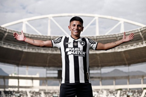 Maior contratação do futebol brasileiro Thiago Almada brilha na apresentação pelo Botafogo