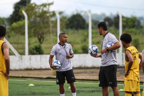 Nova Venécia SAF começa as aulas do projeto Construindo Campeões